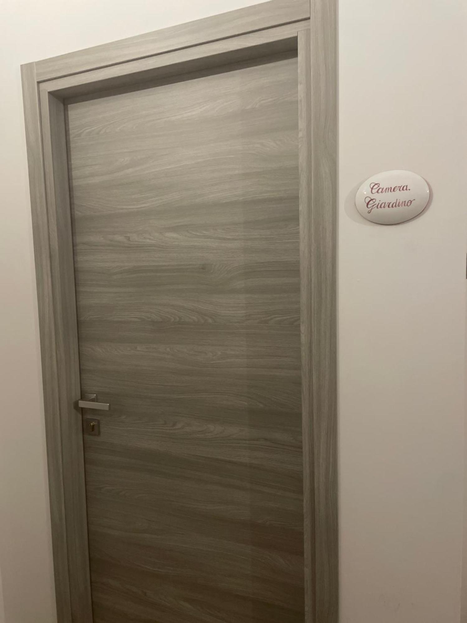 O' Sole Mio Rudiae Rooms เลชเช ภายนอก รูปภาพ